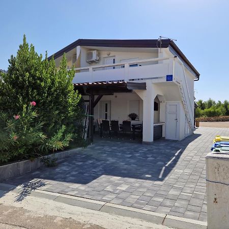 Apartmani Deak ヴィル エクステリア 写真