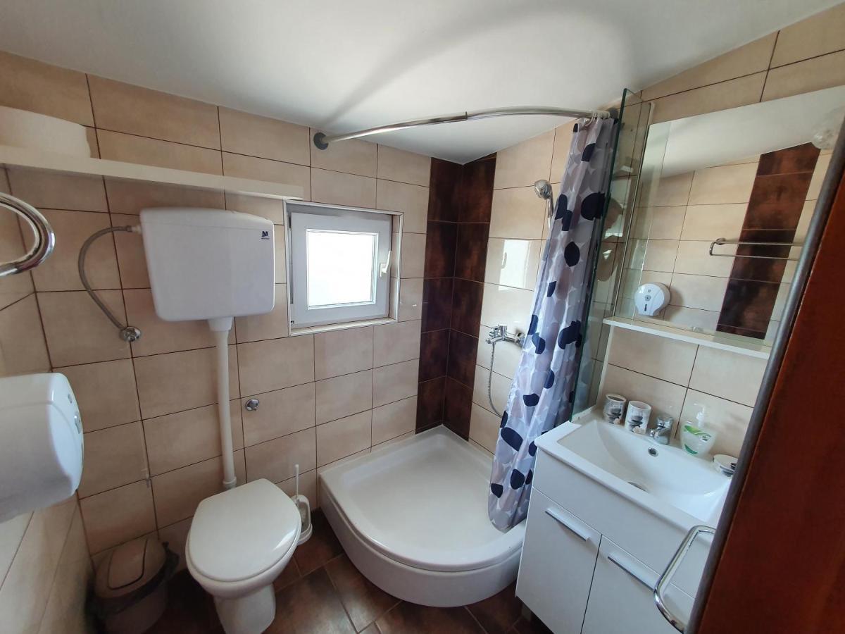 Apartmani Deak ヴィル エクステリア 写真