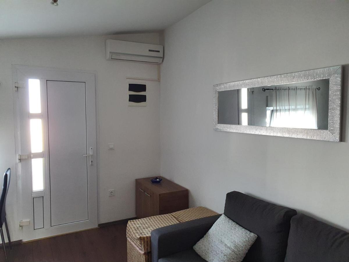 Apartmani Deak ヴィル エクステリア 写真