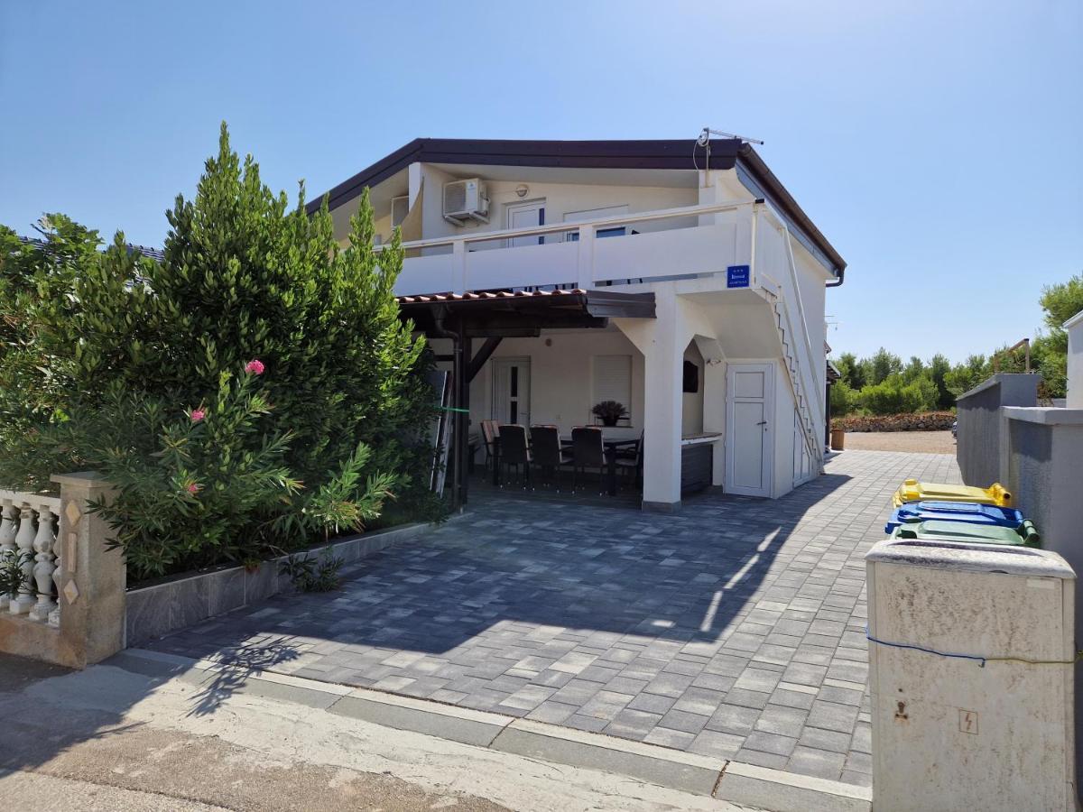 Apartmani Deak ヴィル エクステリア 写真