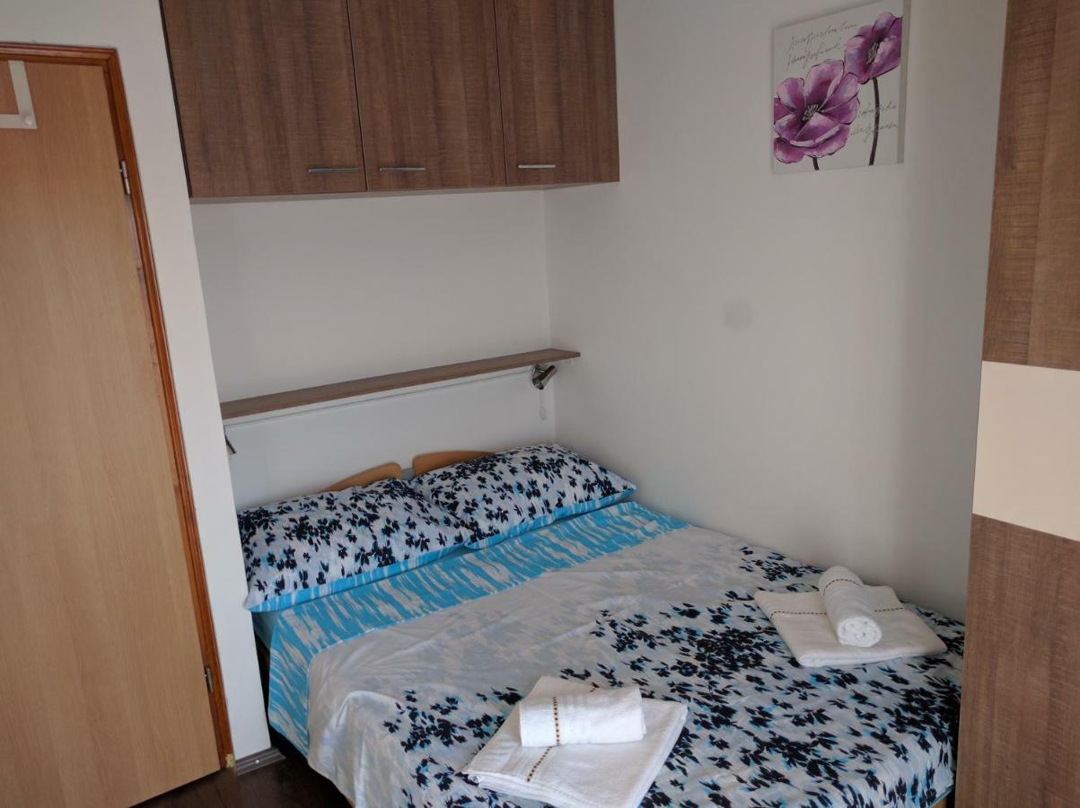 Apartmani Deak ヴィル エクステリア 写真